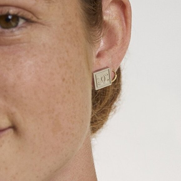 Chanel CC Logo Silver Square Stud Earrings - Picture 2 of 6